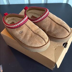 UGG Tazz